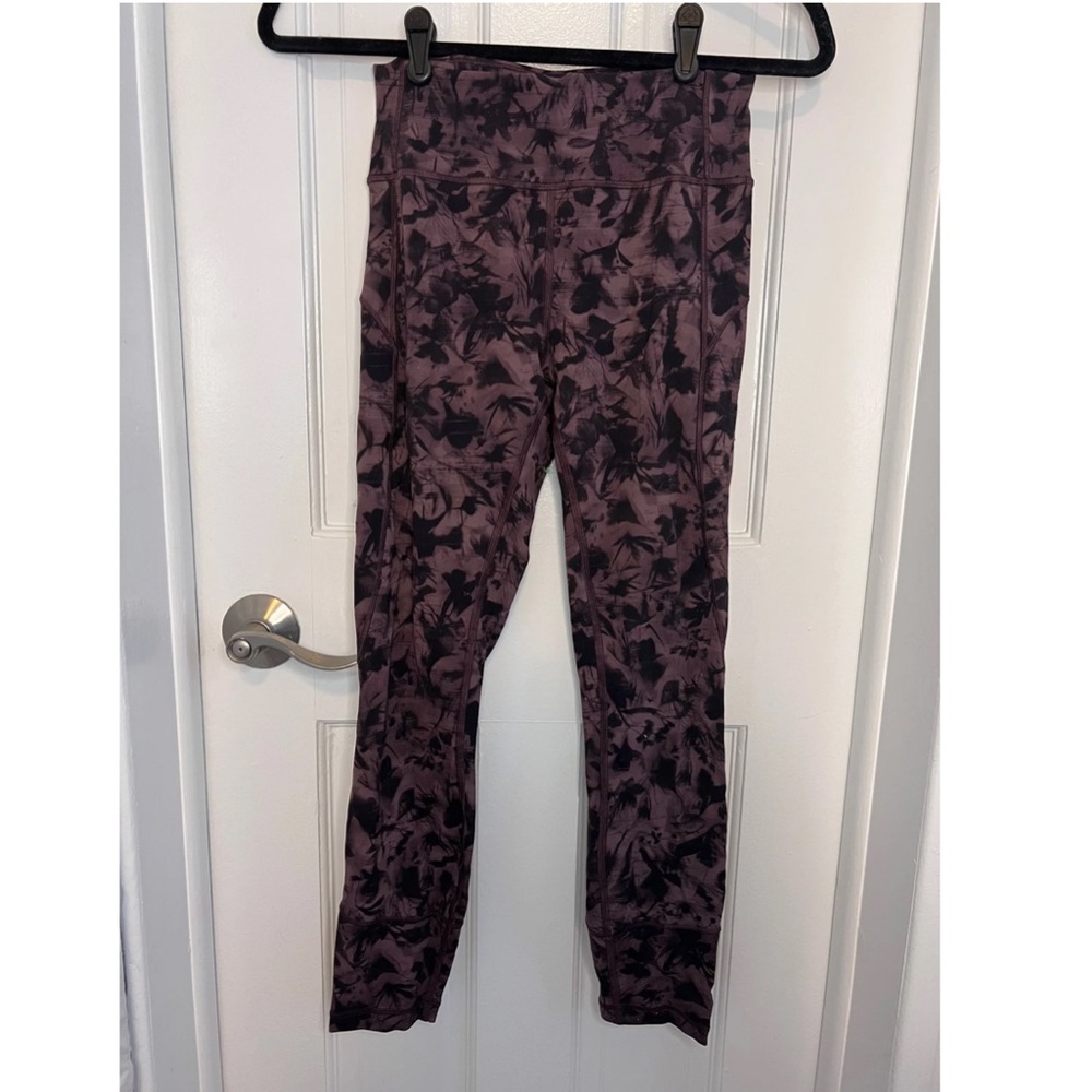 Lululemon Leggings in Purple and Black size 6
